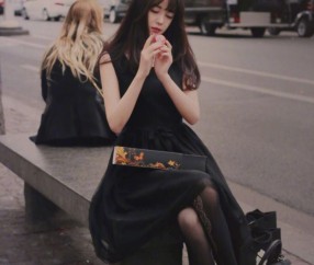 怀孕初期骨盆左侧疼（孕初期左盆骨旁边疼）