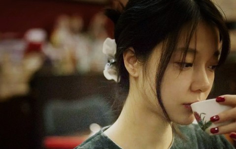 怀孕初期肚子偶疼（怀孕初期偶感肚子疼,咋回事?）