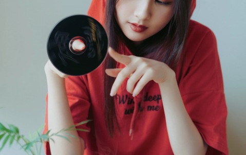 怀孕初期右脸颊长痘痘（怀孕初期右脸颊长痘痘什么原因）